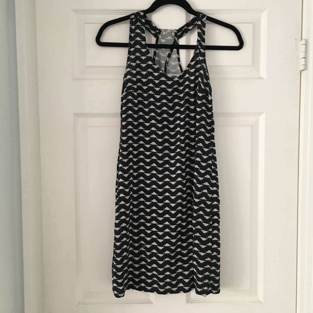 Old Navy Black & White Geometric Print Shift Dress